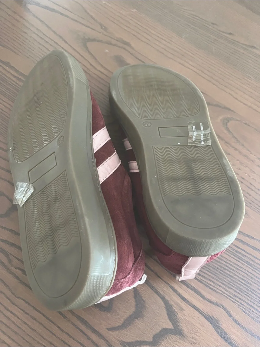 Cruza Burgundy Suede Sneakers Pink Trim Lace Up Retro Vibe Size 39 US 8.5